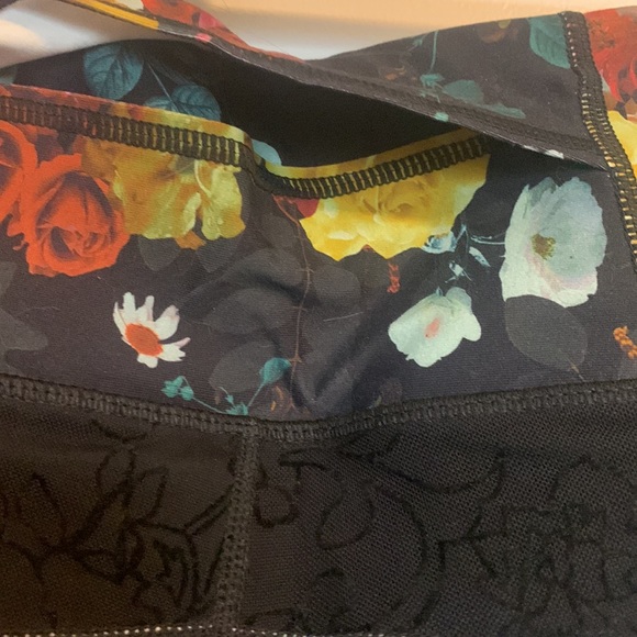 Torrid full length floral active legging. - Picture 10 of 10